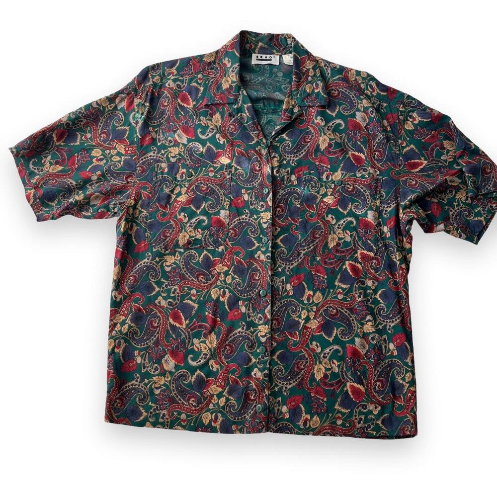 Vintage 90s ILIO Green Floral Paisley Button Up Shirt.